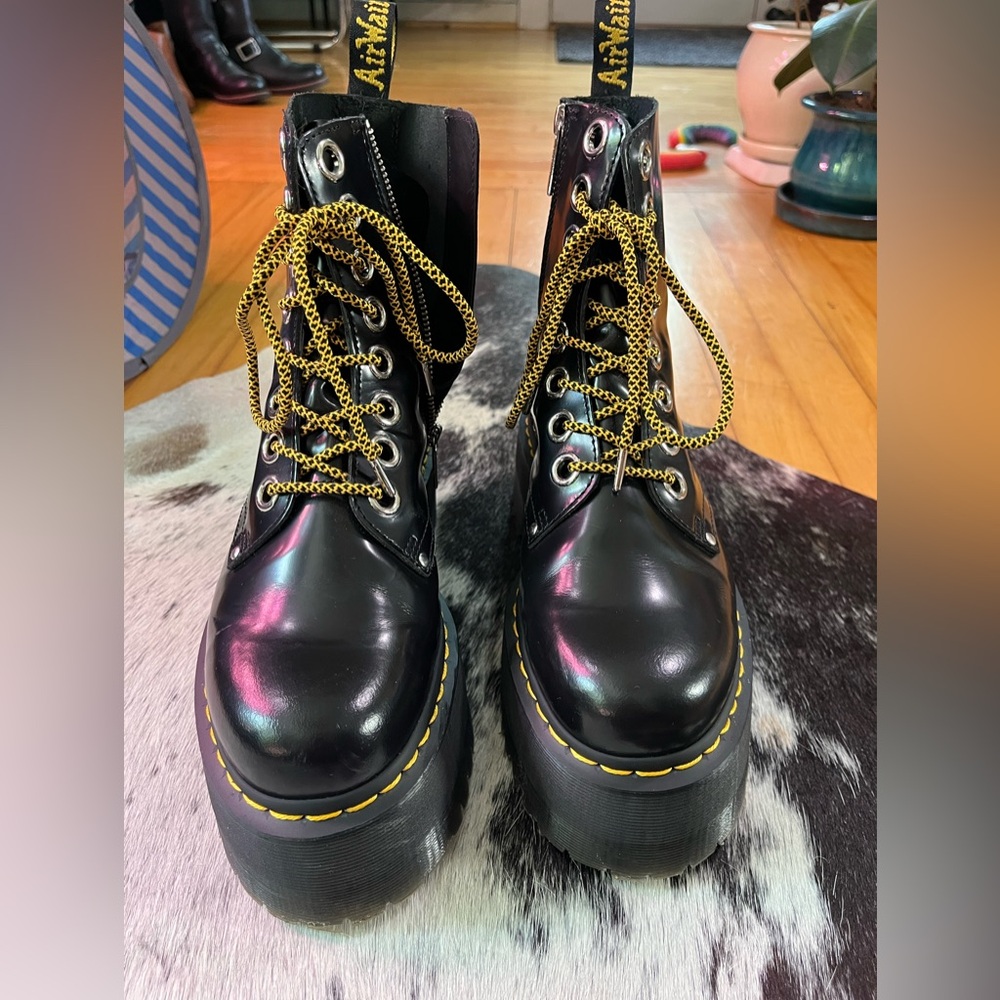 Dr. Martens Jadon Max Boot - Picture 2 of 3